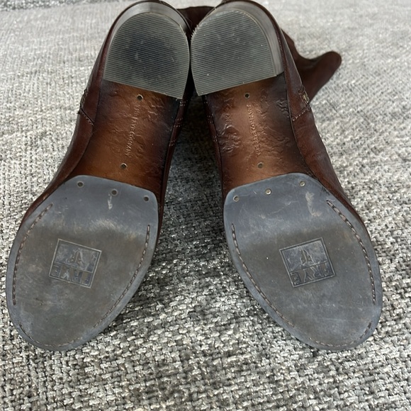 Like NEW Frye Carson Mid Heel Tab Boots - Picture 8 of 12